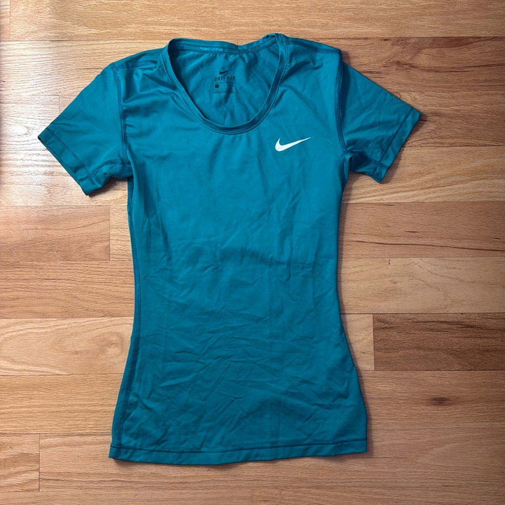 Green Nike dri-fit